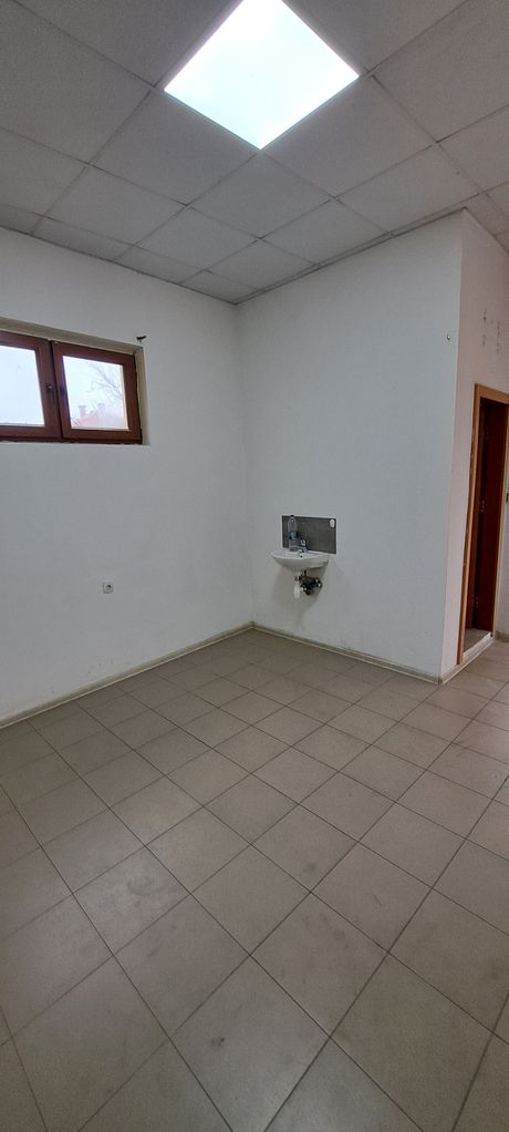 Дава се под наем Офис в Пазарджик, Младост - 30 кв.м за 99.45 € - Снимка #5