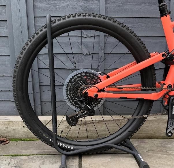 Specialized stumpjumper alloy L size