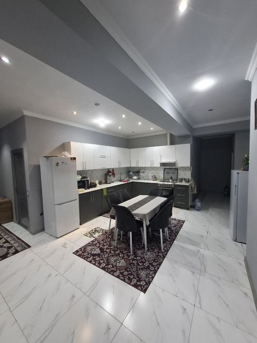 Янгийуль Шахар лаззат махала 200 к.м 6 хона