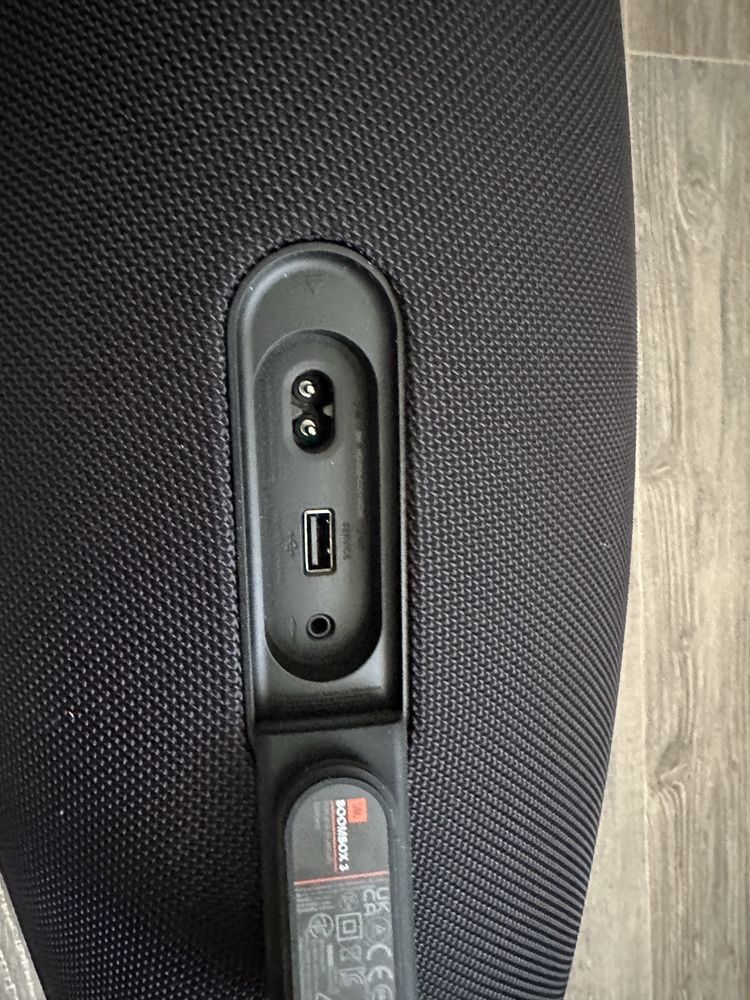 продам колонку JBL