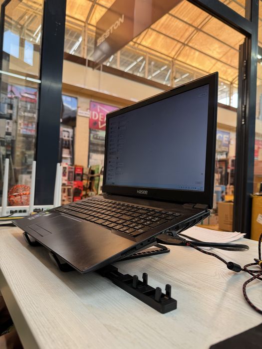 Noutbuk Podstavka