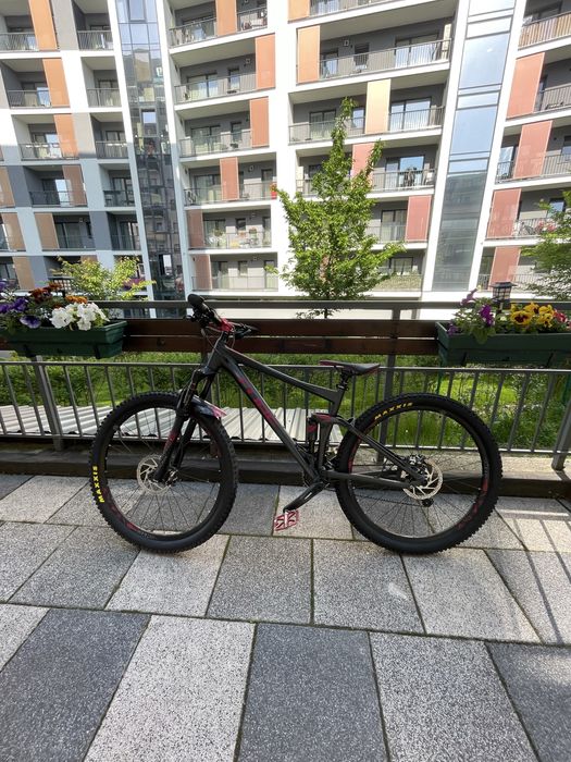 Bicicleta full suspention cube sting