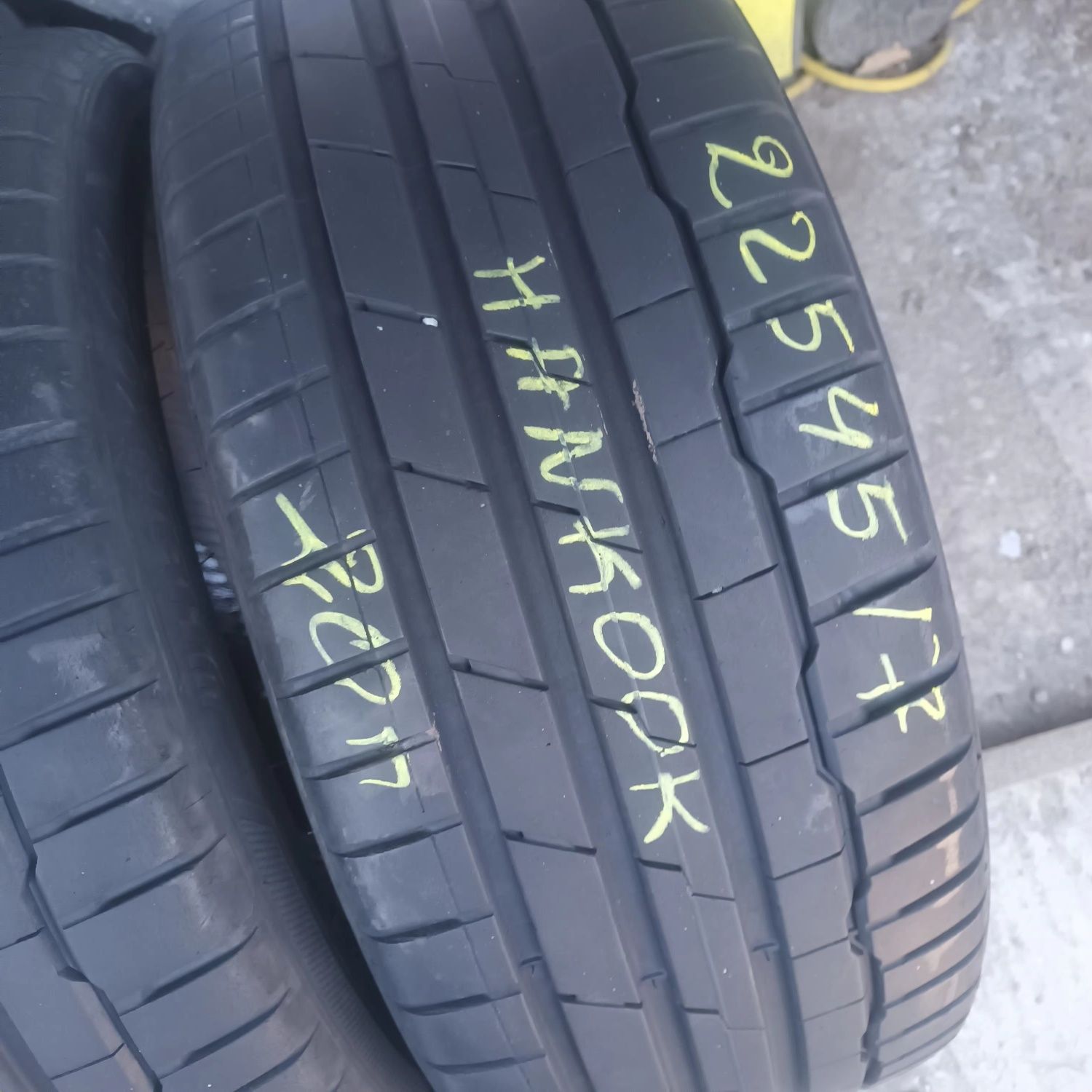 225 45 17 HANKOOK 2бр.летни дот 2020г