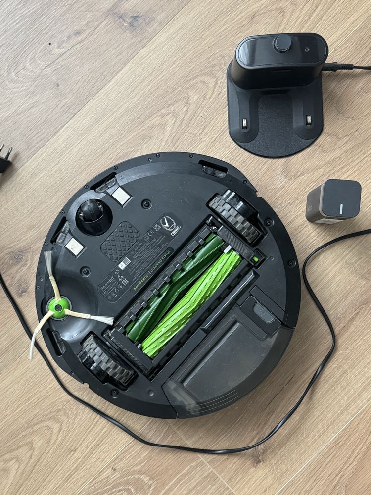 Робот прахосмукачка iRobot Roomba e5, Черен / Сребрист