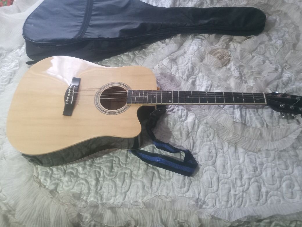 Gitara akustichiski