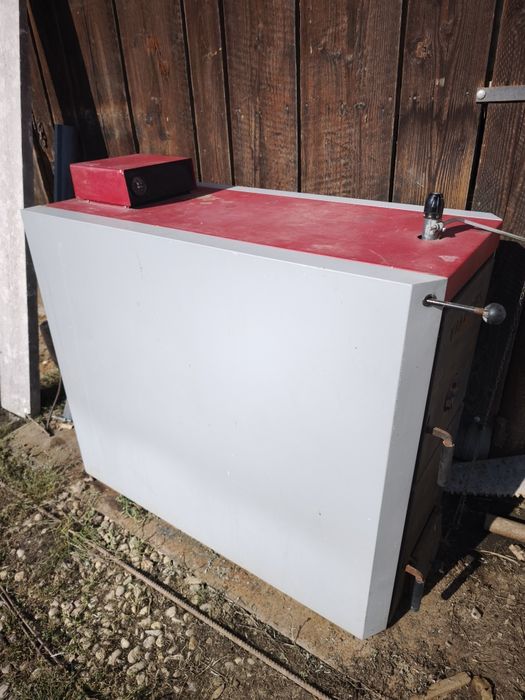 Vând centrala pe lemne marca viadrus 45 kw