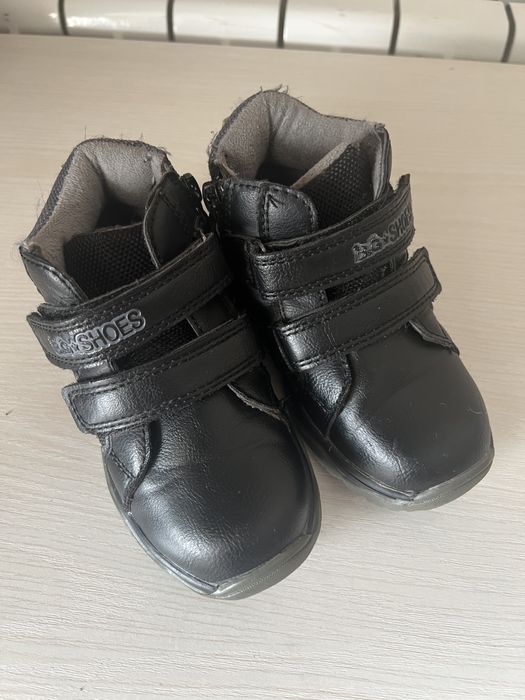 Ботинки на мальчика.24размер