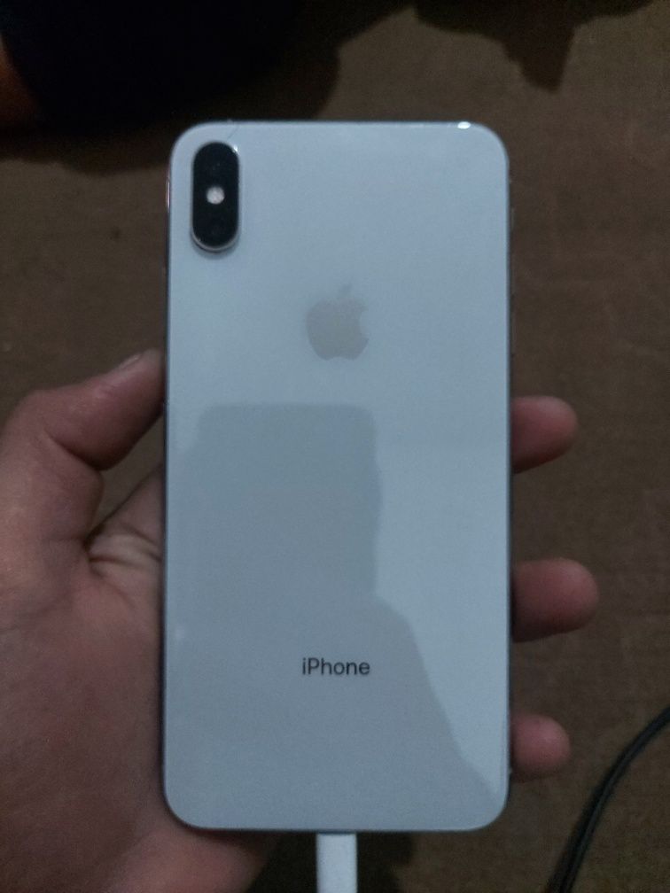 Iphone xs max bn a 90 sotiladi srochna