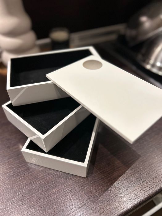 Кутия за бижута Umbra Spindle