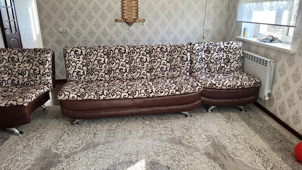 Сатылымда диван кресломен.Жағдайы жаман емес, таза күйде.