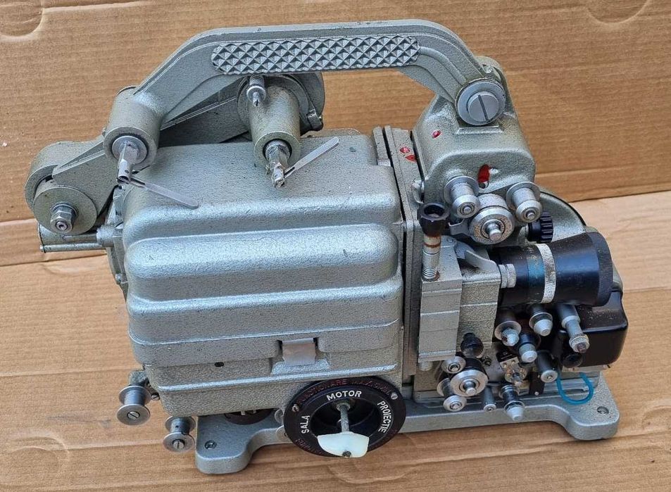 Aparat proiectie cinematografica T16 IO.R 116 mm românesc