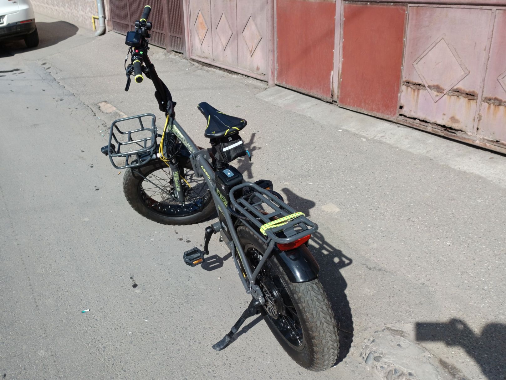 Bicicletă asistata cu motor electric