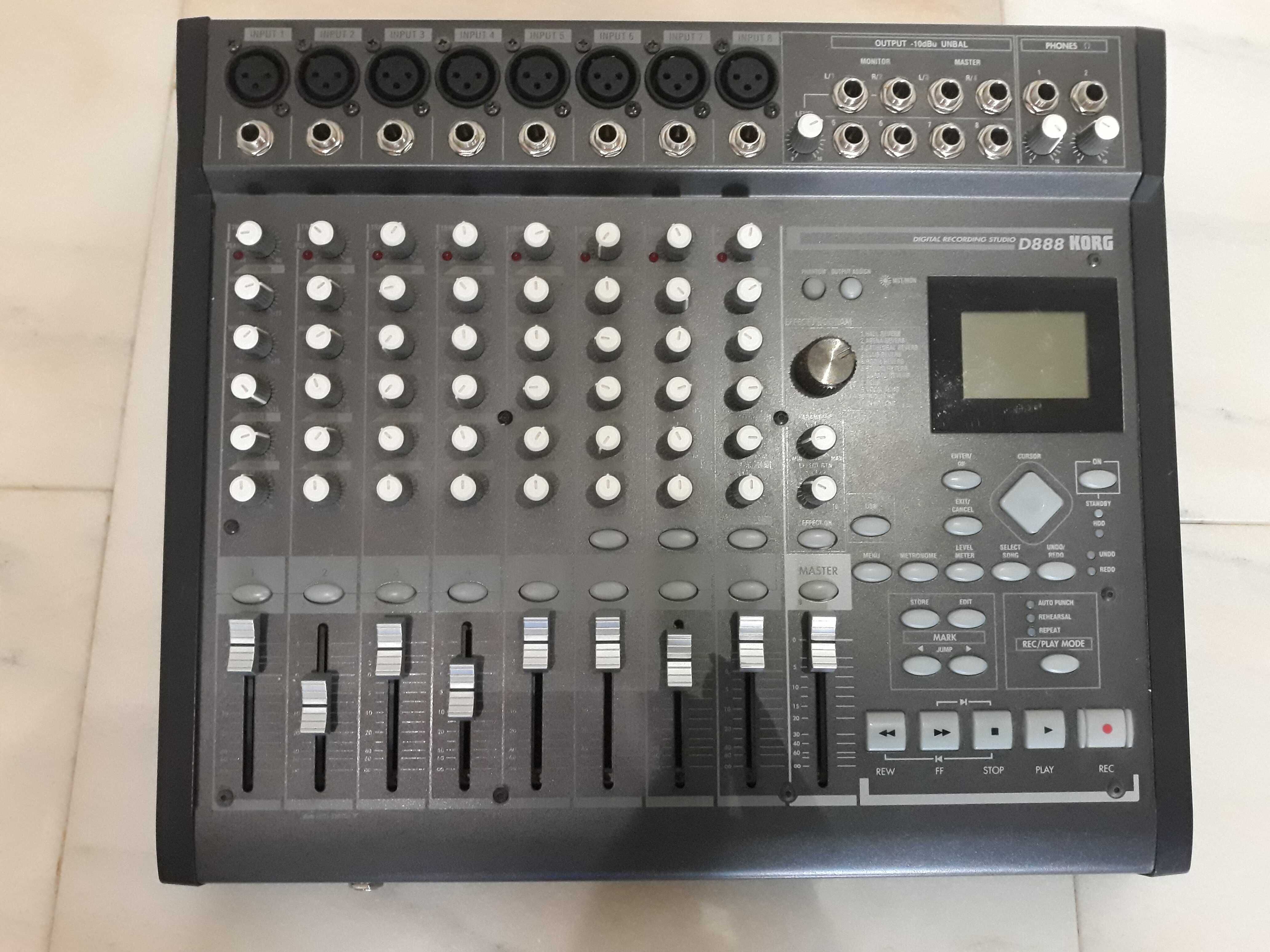 Vand Schimb multitrack recorder Korg d888