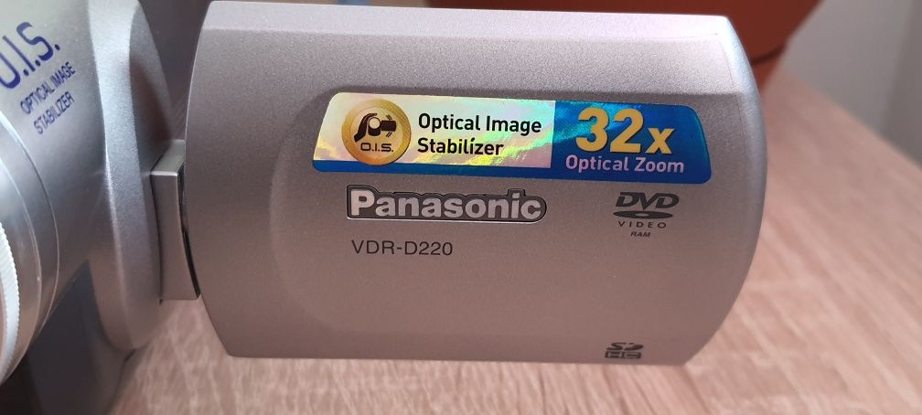 Camera Video PANASONIC cu mini Dvd+ geanta Sony
