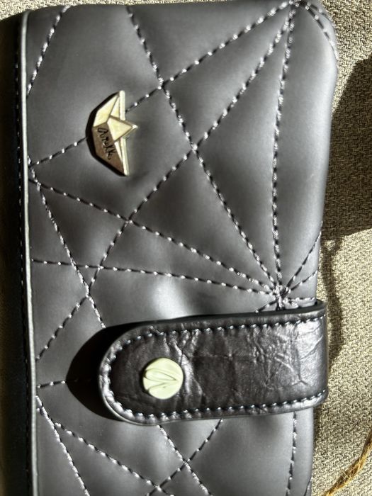 Нов голям портфейл Anekke