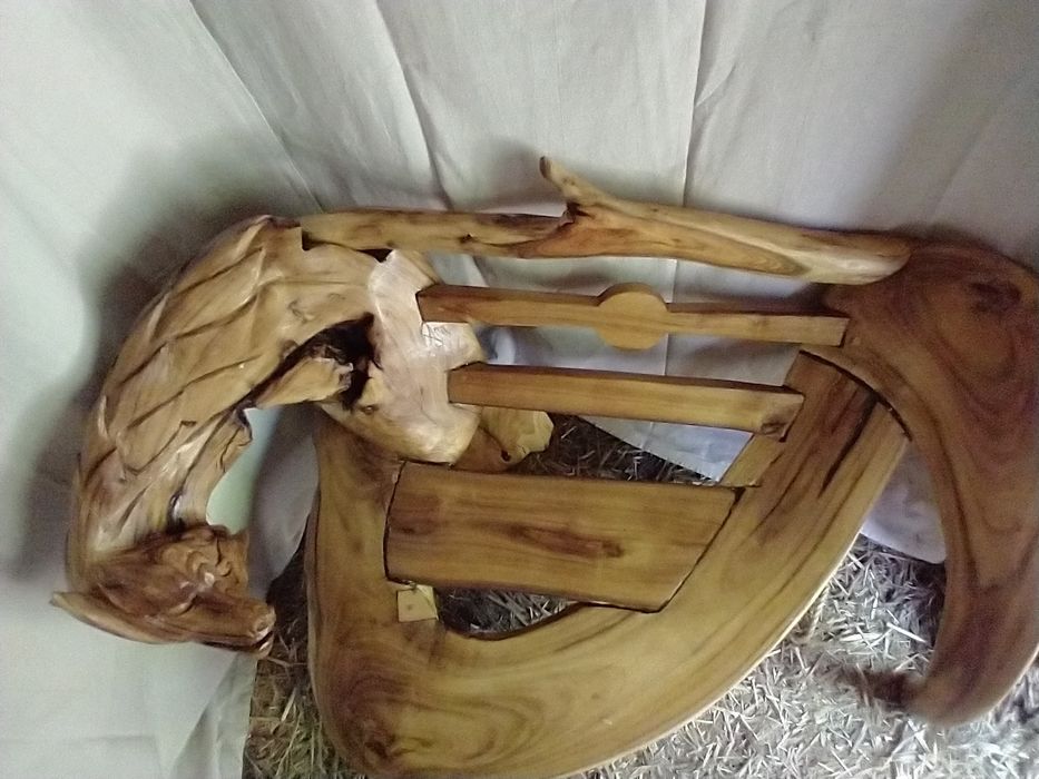 Scaun, sculptură deosebită