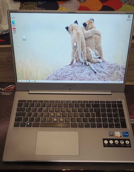 Laptop Medion display 17.3 – i5 1135g7 cu 16GB RAM, SSD, metalic