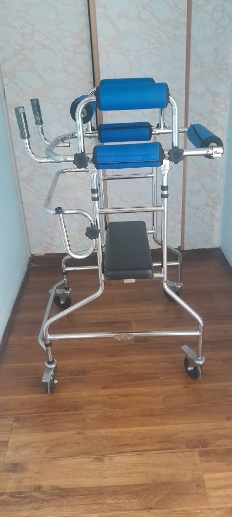 Продаю ходунки совершенно  новые