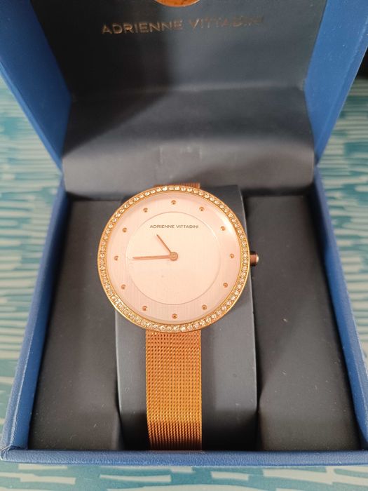 Работещ Дамски часовник Adriane Vittadini