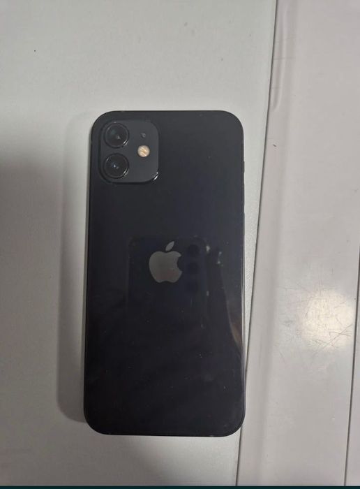 iPhone 12 128 gb baterie 84%