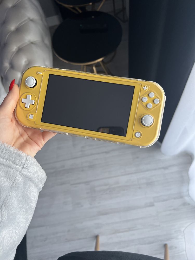 Nintendo Switch lite yellow+6 jocuri