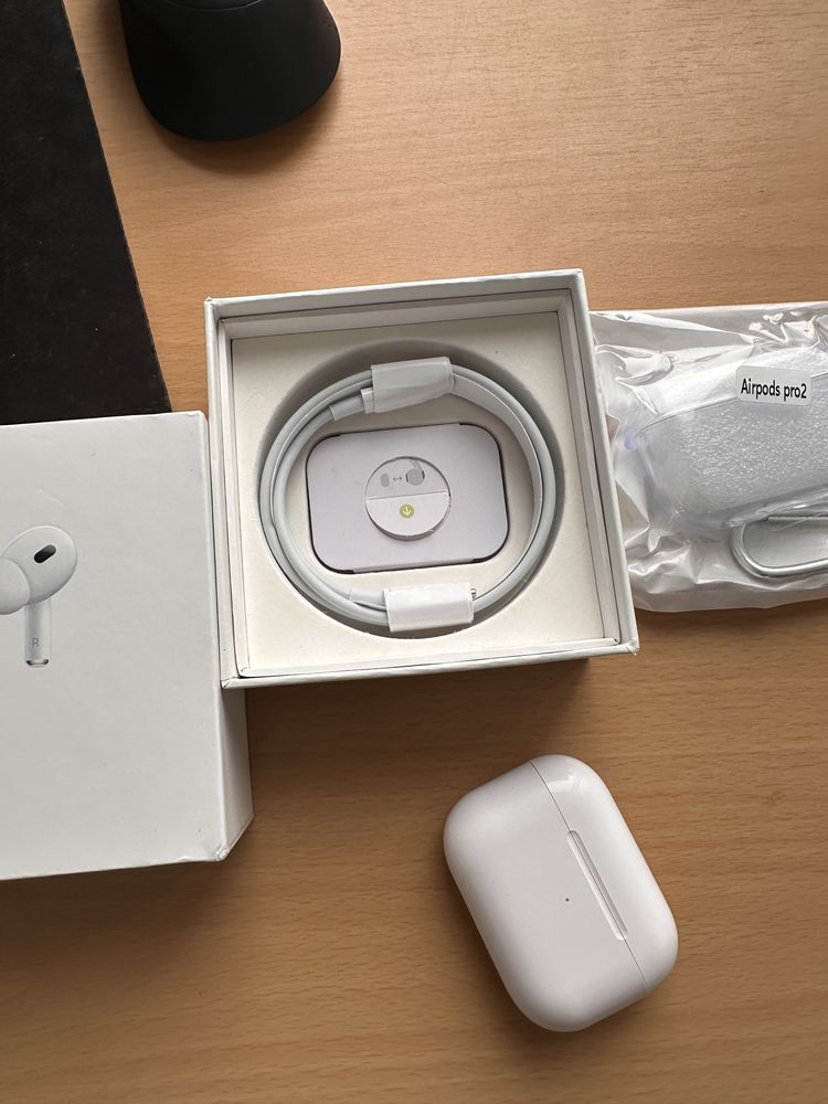 Продам Airpods pro2 + чехол