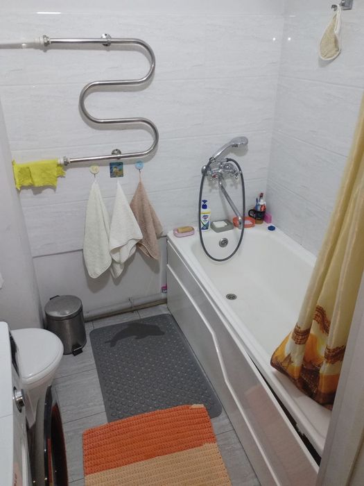 Продается своя 2-х комнатная  квартира