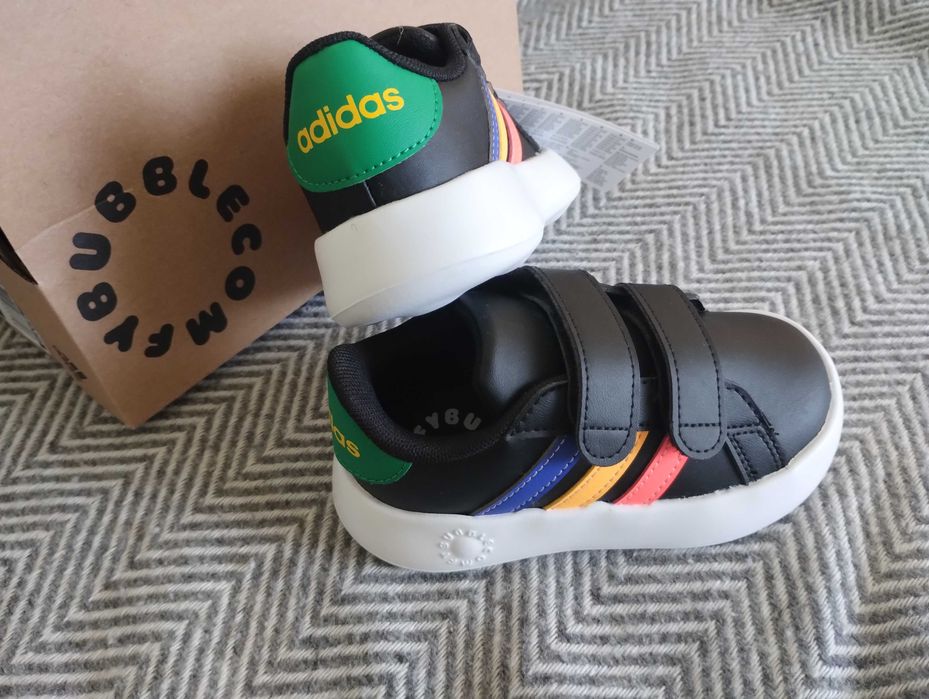 Adidas детски маратонки номер 25