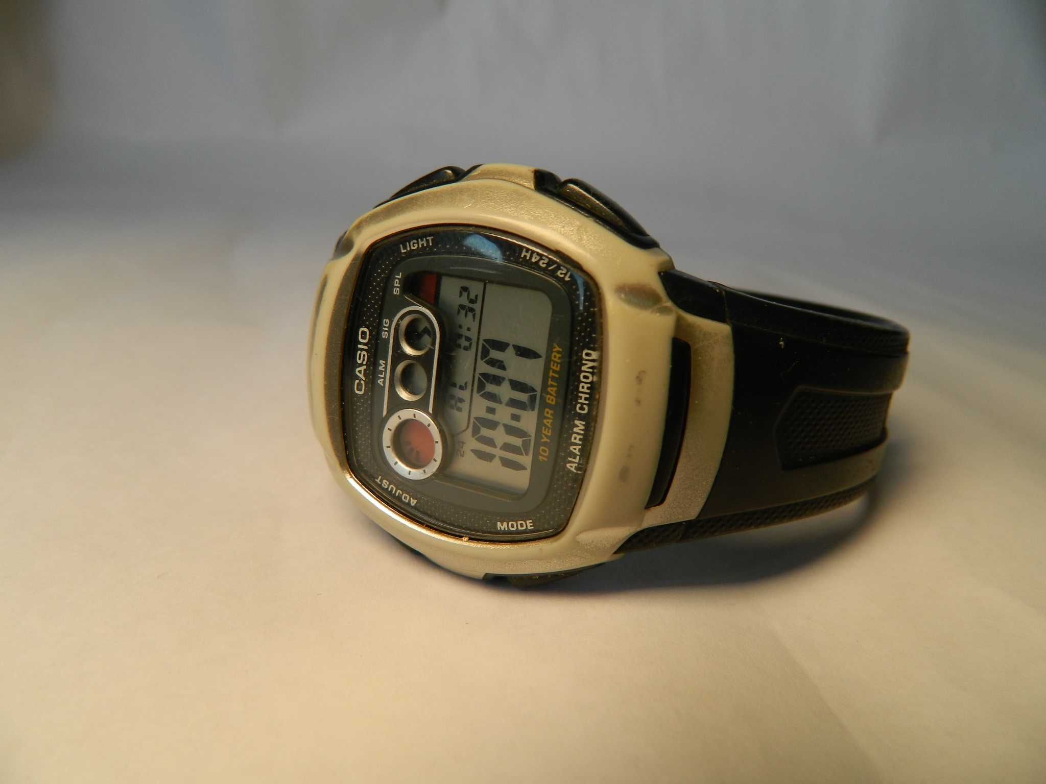 Ceas barbatesc sport digital CASIO cu iluminator cod C12