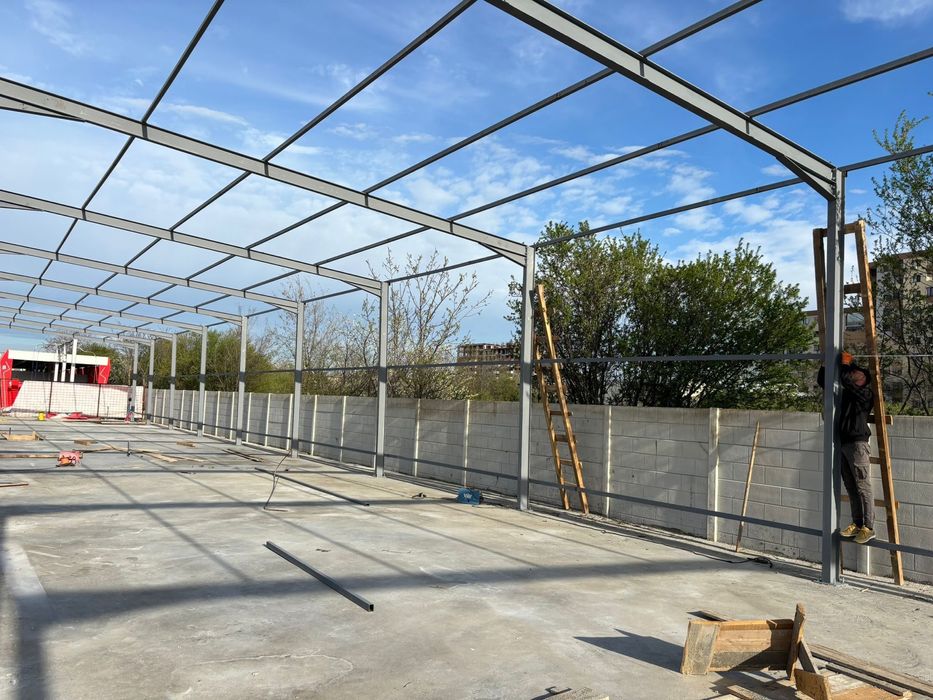 Vand hale si structuri metalice