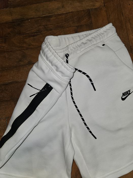 Къси панталони Nike tech fleece