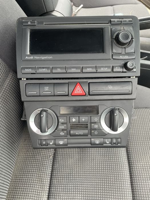 Rama 2din1 panou clima navigatie Audi A3 8p 2004-2010