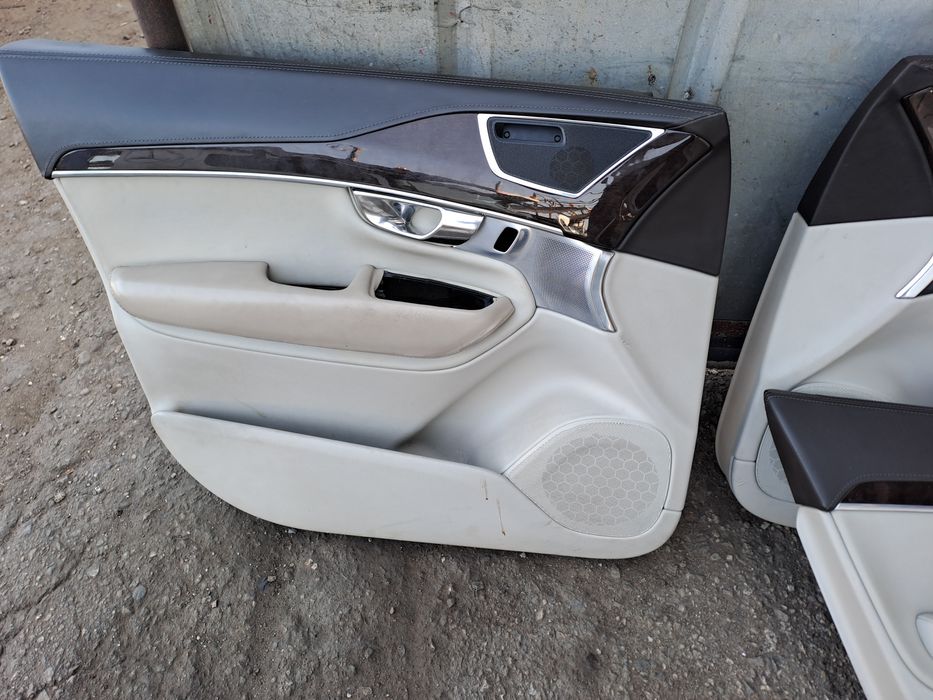 Салон за волво хс90 2017г.