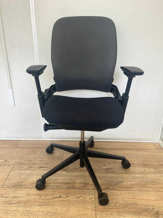Refurbished Steelcase Lamia