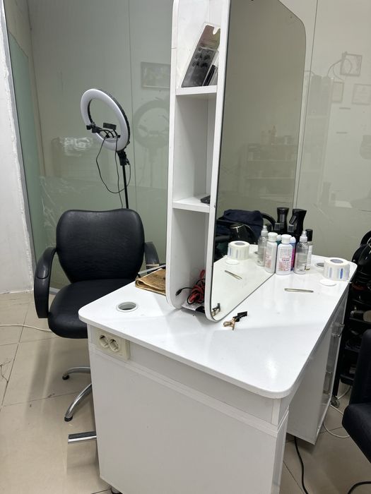 Продам зеркало, кресло, мойку парикмахерская