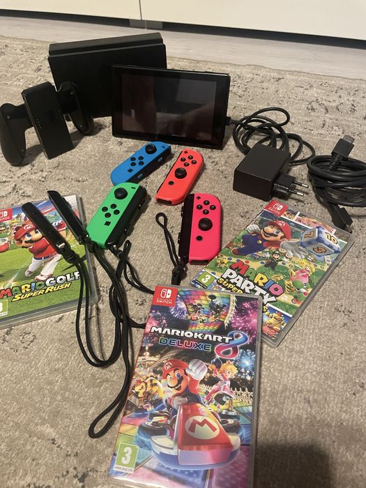 Nintendo switch, 4 joy-cons, 3 jocuri +card de memorie