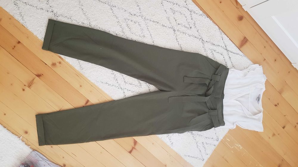 Zara Зелен панталон официален с висока талия (с бяла блуза)