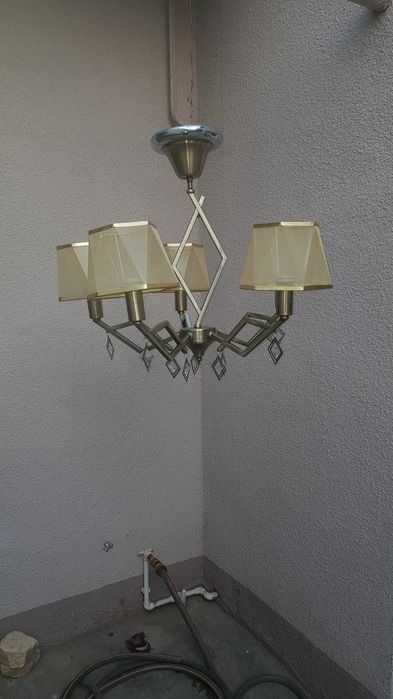 Продаеться   люстры