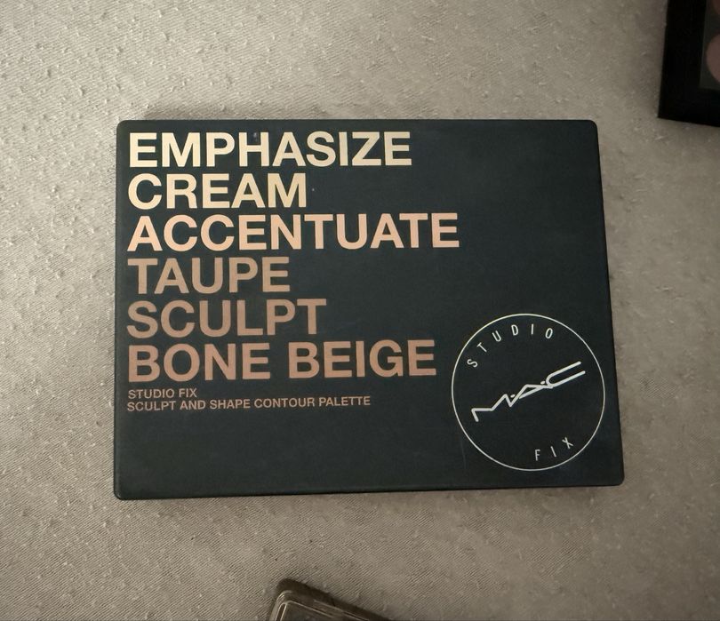 Палитри за очи - MAC, Bobbi Brown, Pat McGrath, и други.