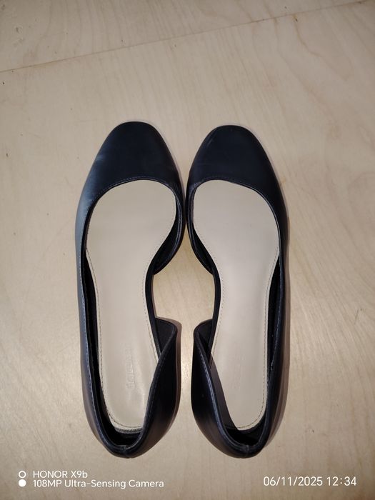 Кожаные туфли (балетки)