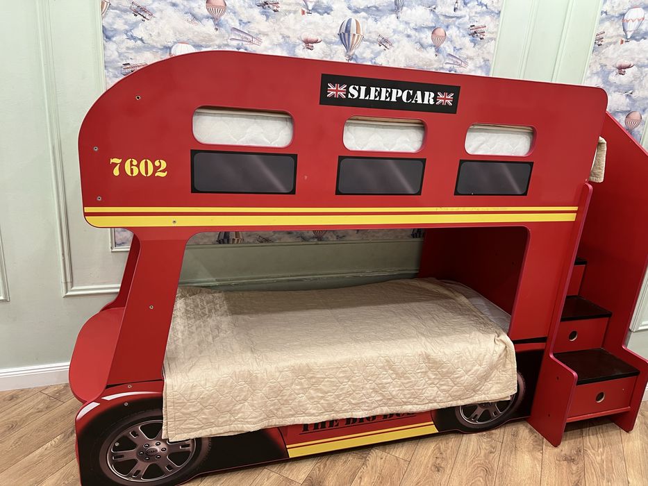 Продам двухярусную детскую кровать