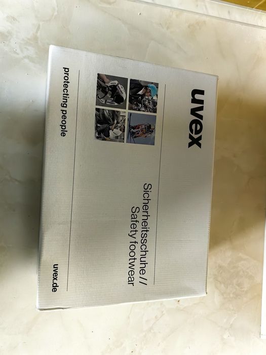 Работни обувки uvex 45 номер