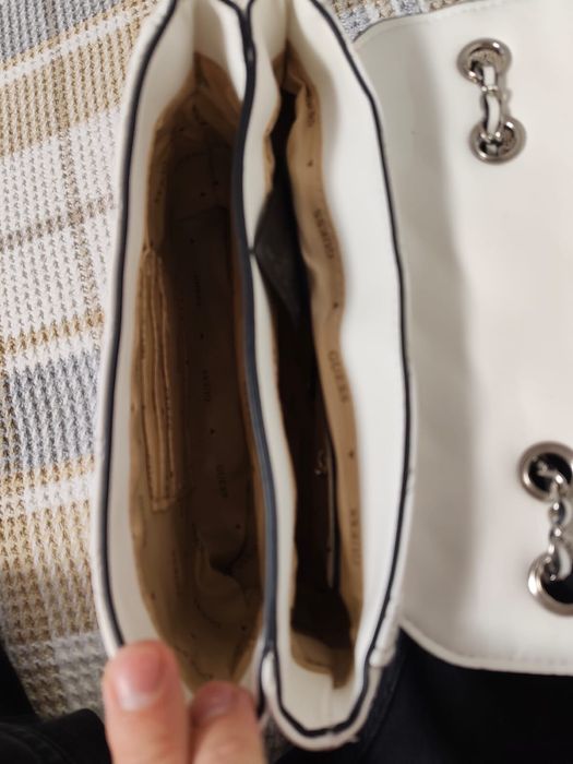 Geanta de mana Guess