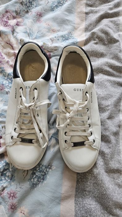 Оригинални сникърси Guess