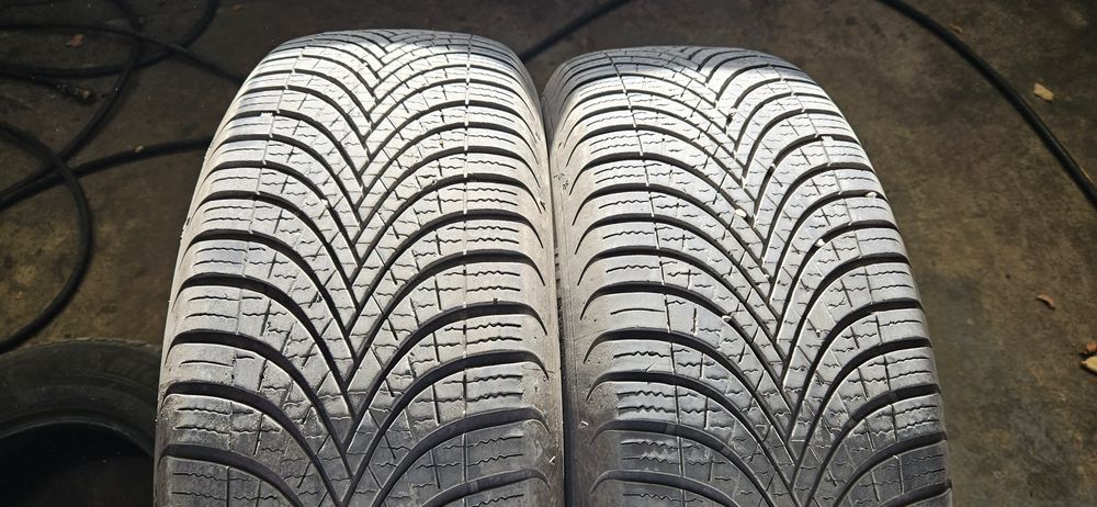 Всесезонна гума Dunlop 215 65 16