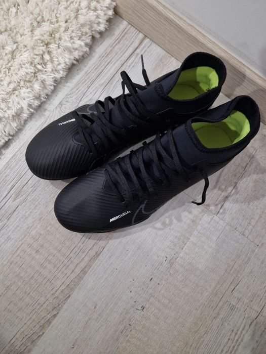 Ghete fotbal  marimea 44