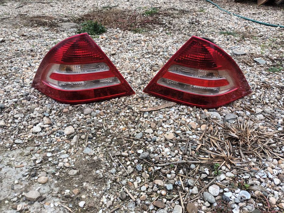 ляв и десен стоп за мерцедес Ц класа В203 седан MERCEDES C class W203