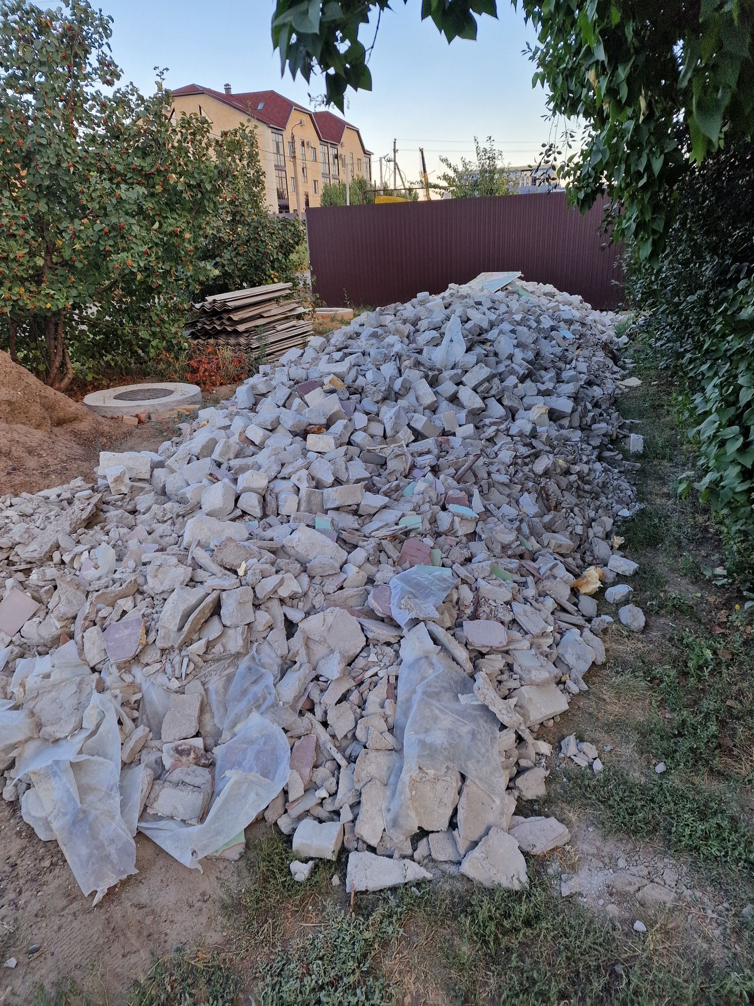 Срочно отдам бесплатно бут, половинки полуторного кирпича