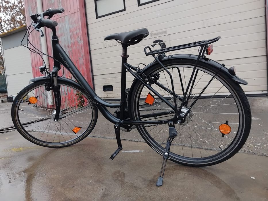 Vând bicicleta din aluminiu pentru damă