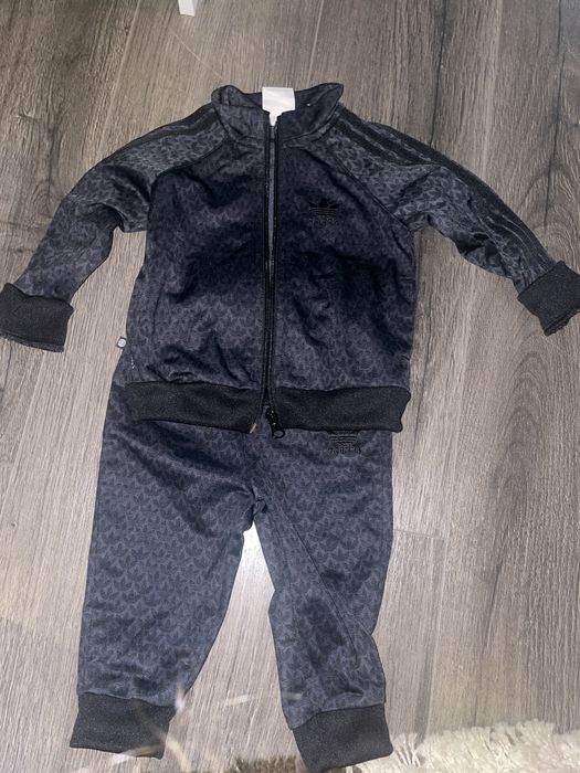 Trening adidas 9-12 luni nou